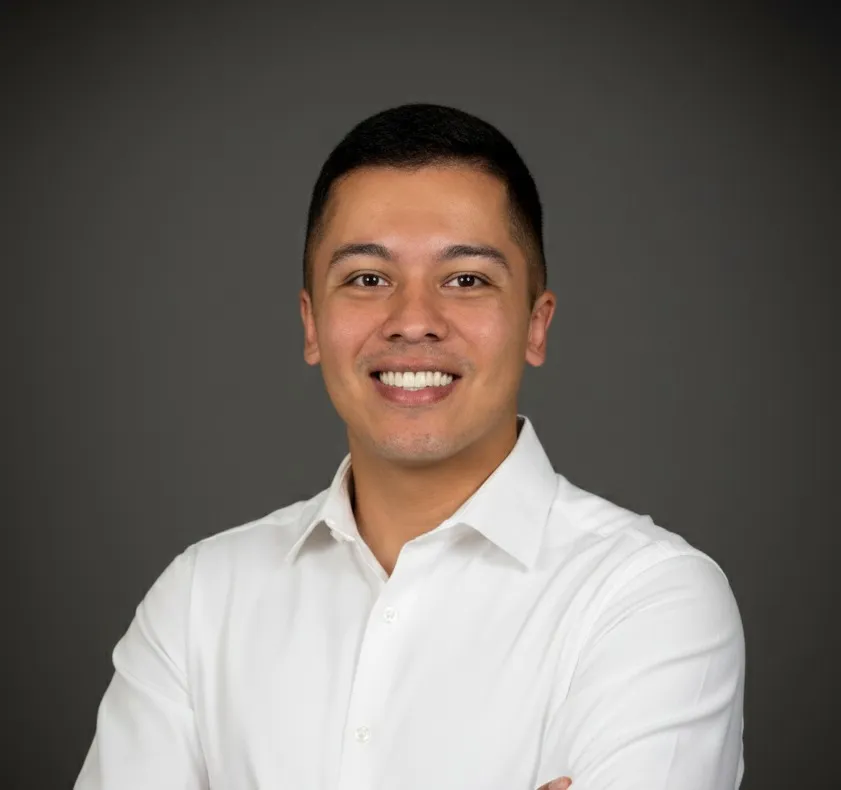 Dr. Douglas Torteli - Endodontia e Cirurgia